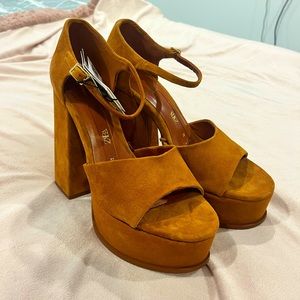 ZARA platform heels 🤎